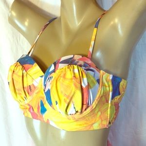 MSQUARED Floral Bikini Top size XLarge NWT